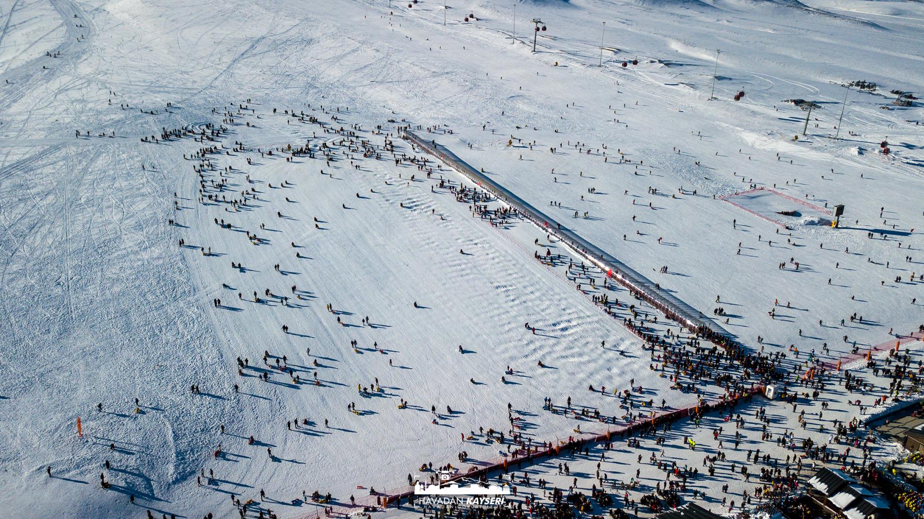 Erciyes, hafta sonu 70 bin tatilci ağırladı!